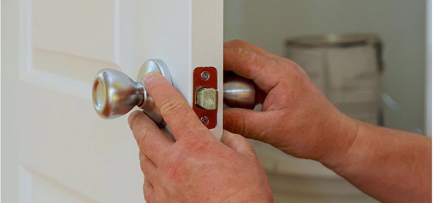AAA Locksmiths For lock Replacement in Novato, California